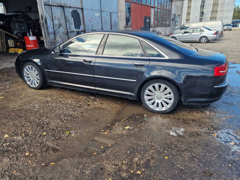 Ауди А8 автомобил