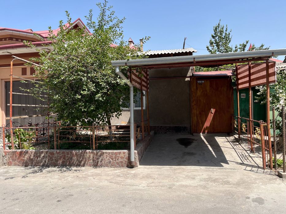 Продаётся участок в Мирзо-Улугбекском районе, ориентир—чайхана «Салом»