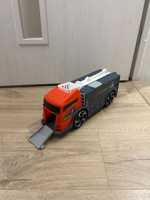 Камиони със светлини и звуци