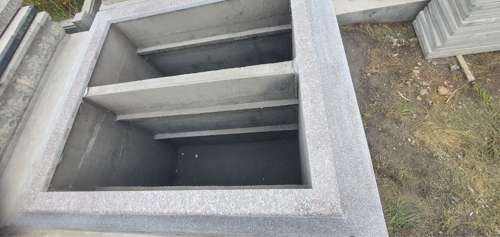 Monumente funerare de la A la Z