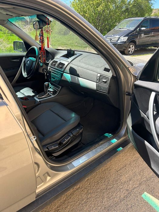 BMW X3 an 2008, Panorama