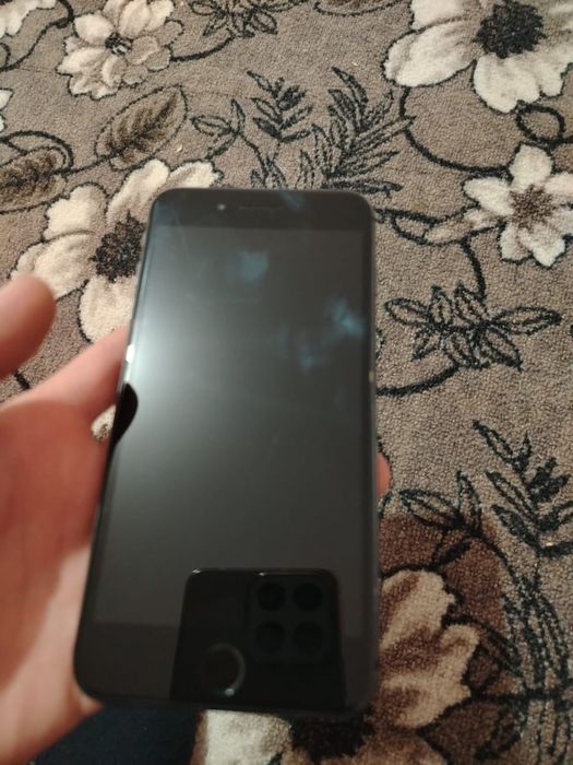 Айфон 8 плюс в отличном состояни