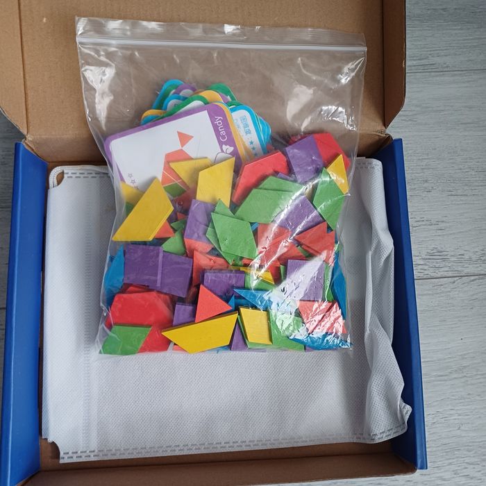 Пъзел за редене на фигури.