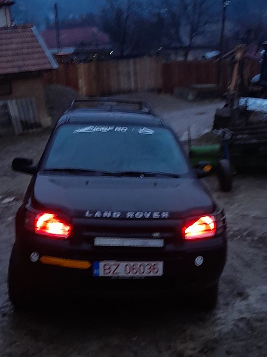Vând land rover freelander 1td4 pentru piese.  De preferat intreg