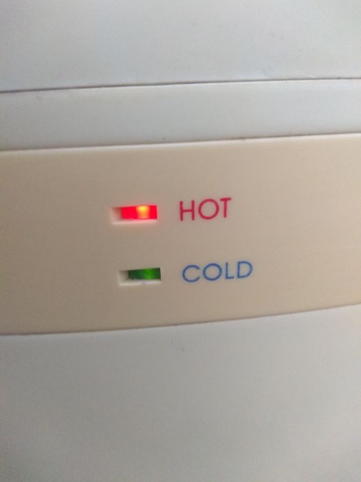 Деспенсер за вода .