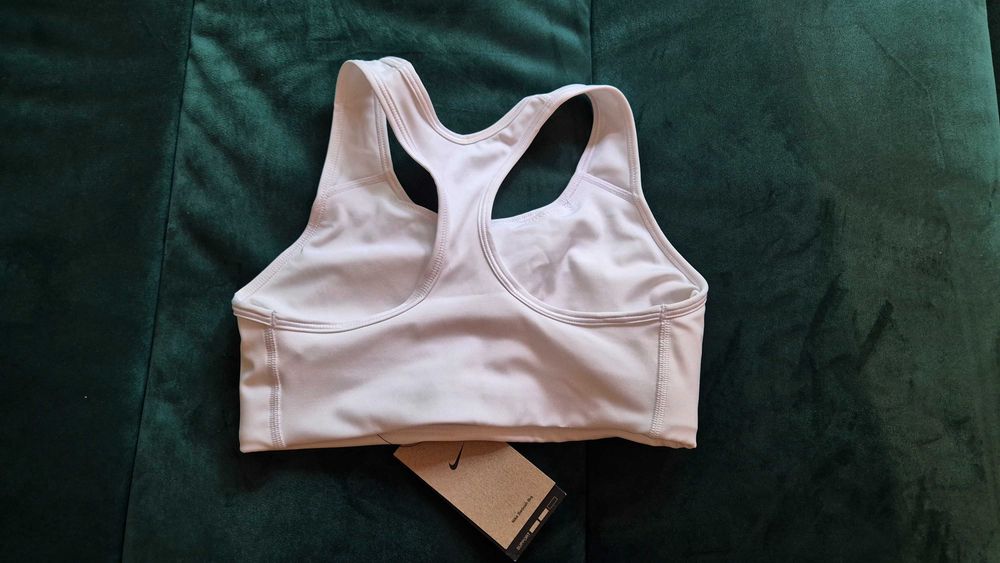 Vand bustiera alba Nike noua cu eticheta, marime S