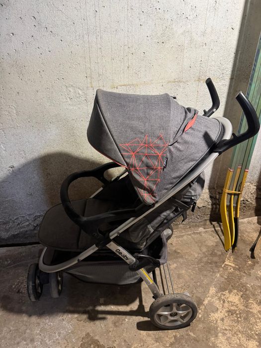 Коляска в отличном состояние