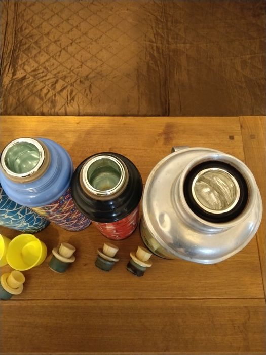 Продавам стари термуси от времето преди 1990 г.