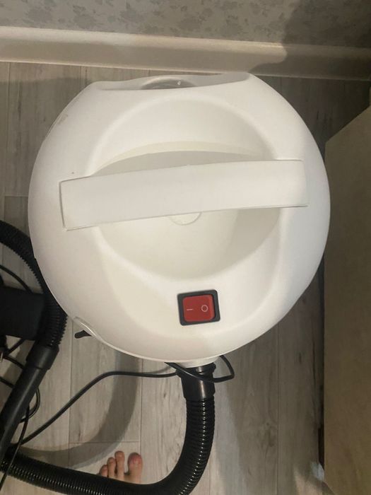 Продается пылесос новый , работает отлично