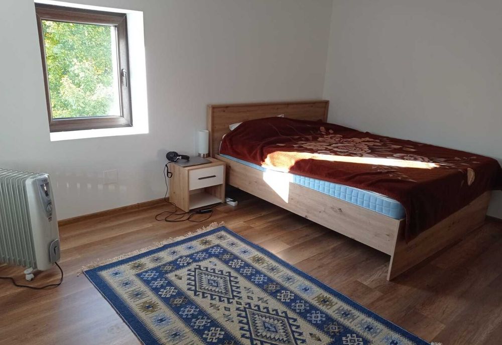 Casa de vanzare cu teren generos de 4700 mp
