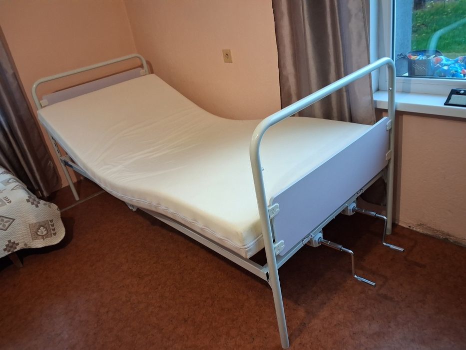 Продавам леглото използвано е 40 дни.като ново е. Напълно запазено.