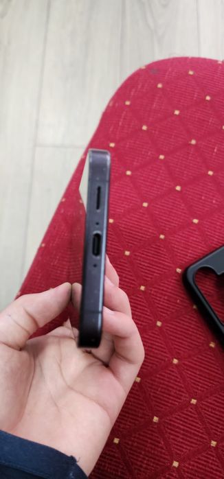 Samsung S24 FE,stare aproape ca nou