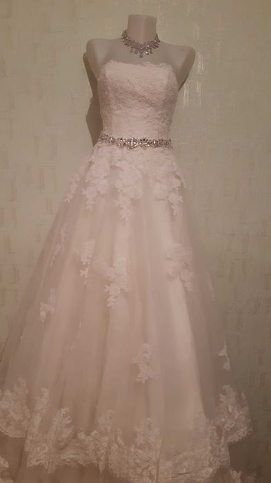 Свадебное платье, шубки