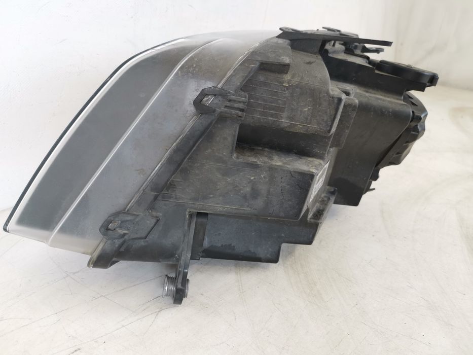 Фар Дясно С Ксенон Пълен Лед Фолксваген VW Амарок 1 [фейслифт] Повреде