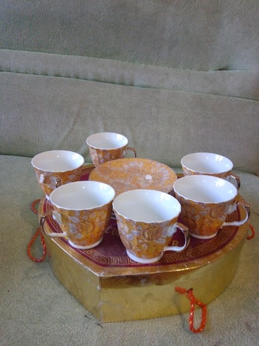 Продам набор посуды за 5800тнг.