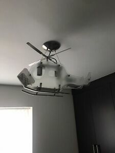 Corp de iluminat/lustra elicopter pt camera copiilor cu becuri incluse