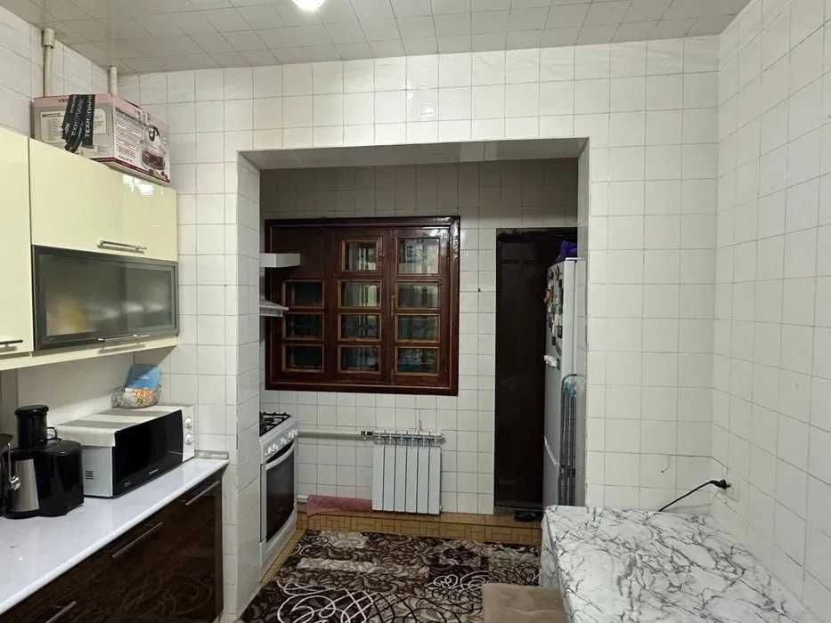 3 комнаты, Айбек, 80м², Парковка