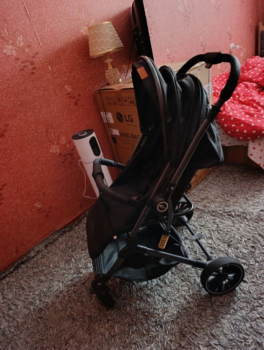 Каляска сотилади