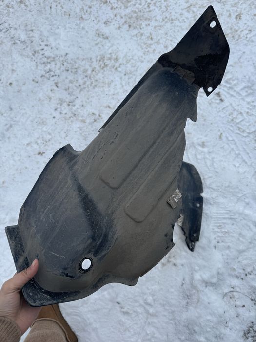 Продаю подкрылок на хендай байон