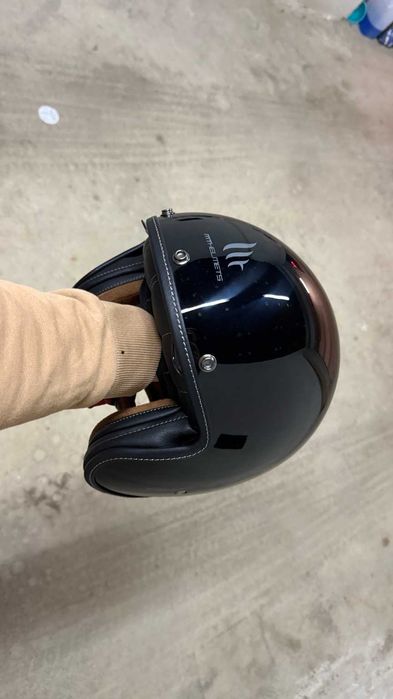 Мото каска MT Helmets 2XL със слънчев визьор