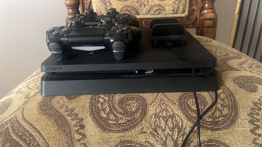 Sony PlayStation 4 Slim