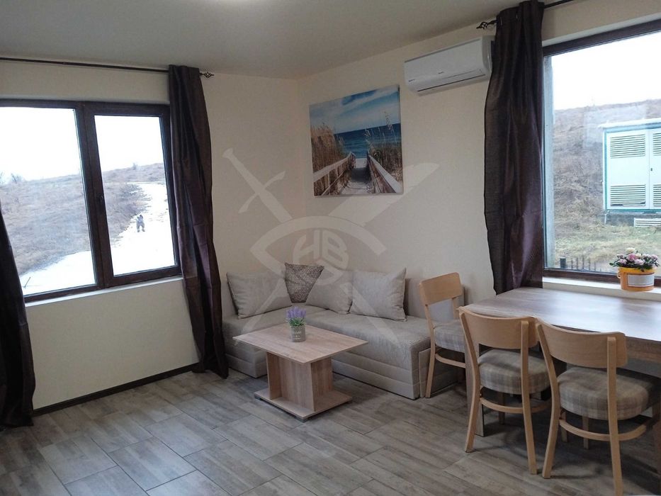 Продава се Двустаен апартамент в с. Николаевка, Област Варна - 70 кв.м за 600 €/кв.м - Снимка #2