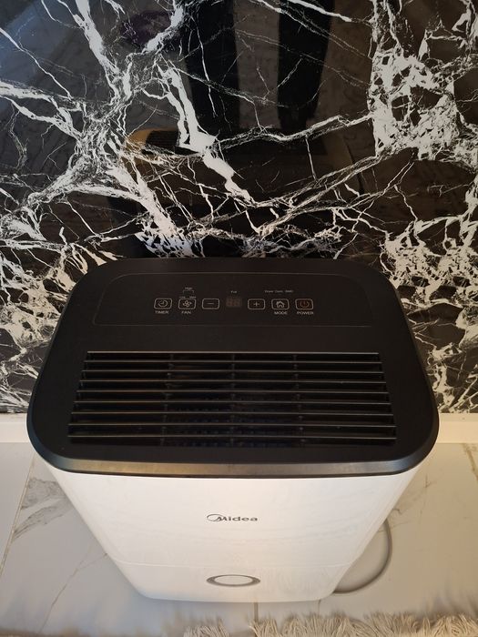 Продам осушитель Midea