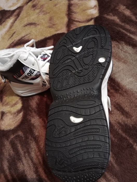 Кроссовки осень весна