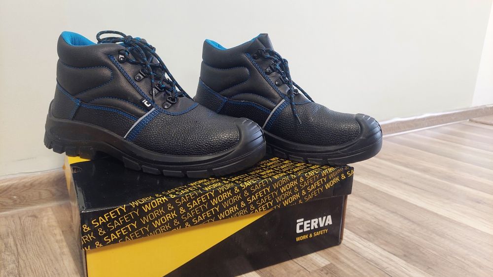 Работни обувки 44