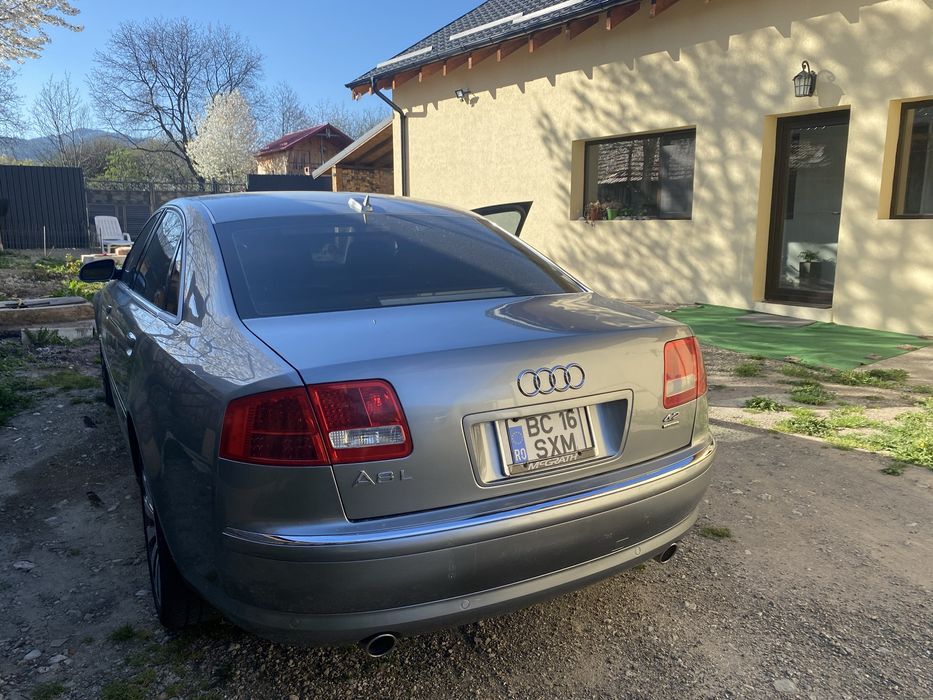 Audi A8 limousine