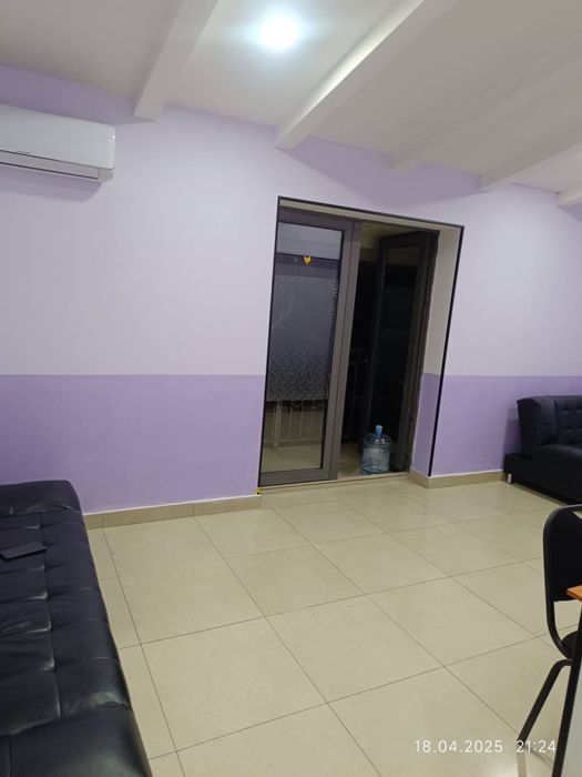 Аренда офис Чорсу вдоль дороги с личным балконом