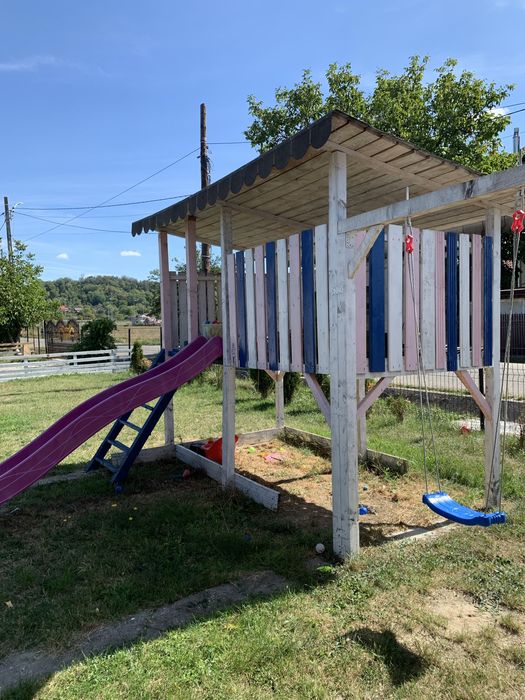Loc joaca  , casuta pentru copii