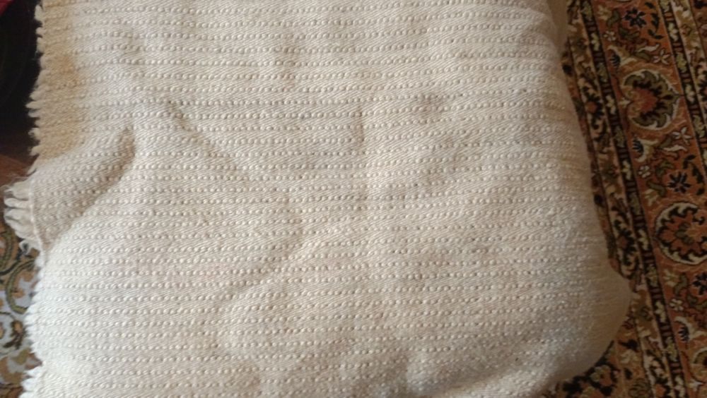 Ръчно изработени вълнени китеници /вълнена основа /