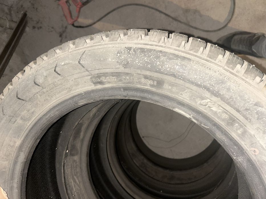 Шины 215/55/17 триангл зима шипы продам