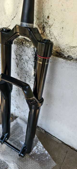 Нова Вилка Rockshox ZEB Base Rush RC 29" DebonAir+ 160mm 15x110mm