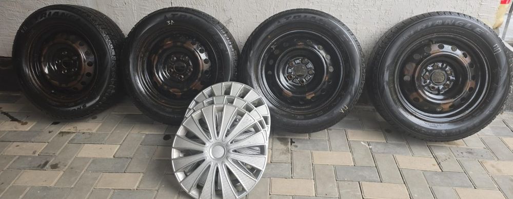 Продам шины размер 215/65/16