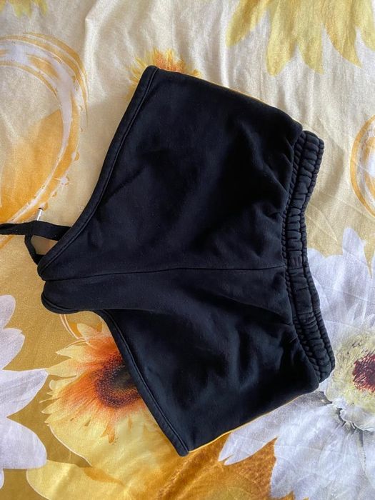 Къси дамски панталонки от Bershka