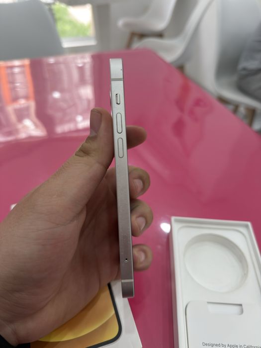 Продам Айфон 12/128