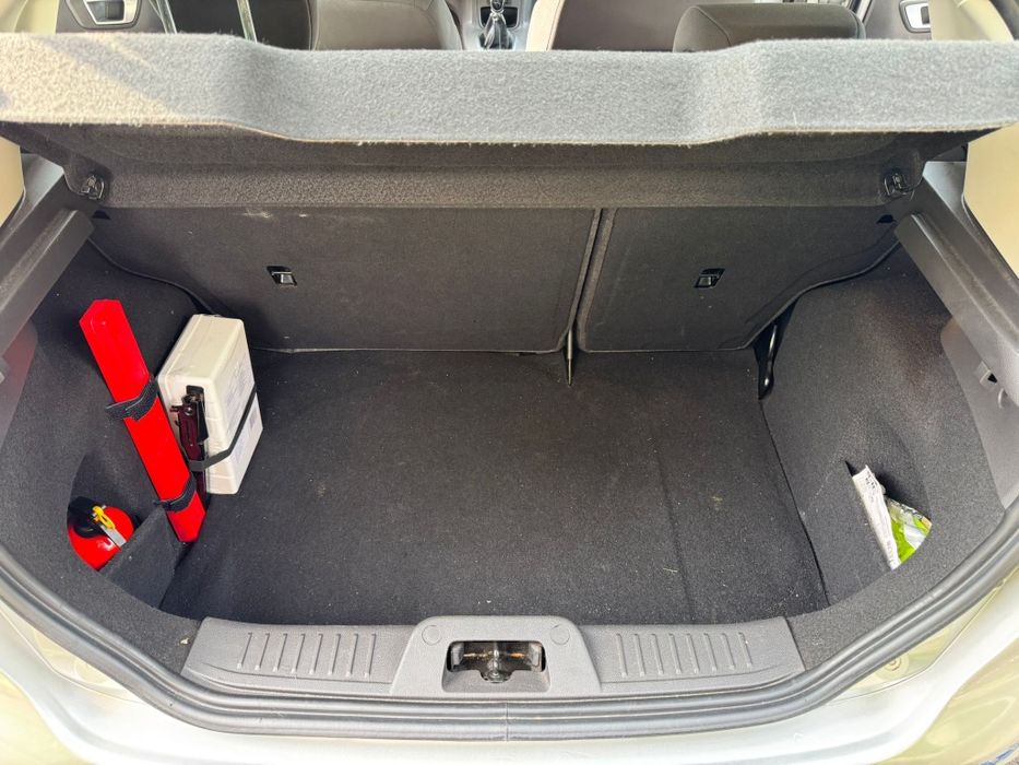 Vând Ford Fiesta, 2017, benzină, bine întreținut.