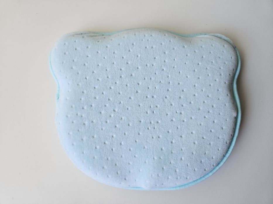 Perna bebelusi Babysnugg cu 2 huse de protectie anti plagiocefalie pentru formarea capului