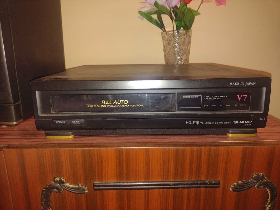 Видео Sharp VC-V7B