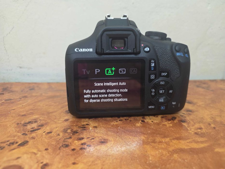 Canon EOS 2000D + Tamron 28-80mm