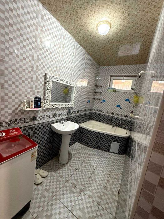 2 этажли евроремонт  яшаш учун тайёр котедж жихозлари билан  сотилади.