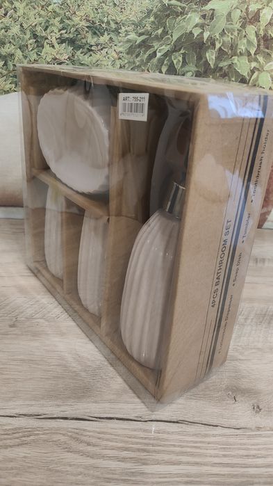 Новый набор в ванную комнату