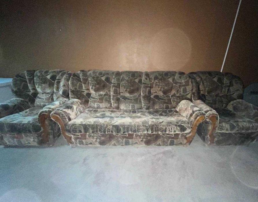 продам диван и 2 кресла