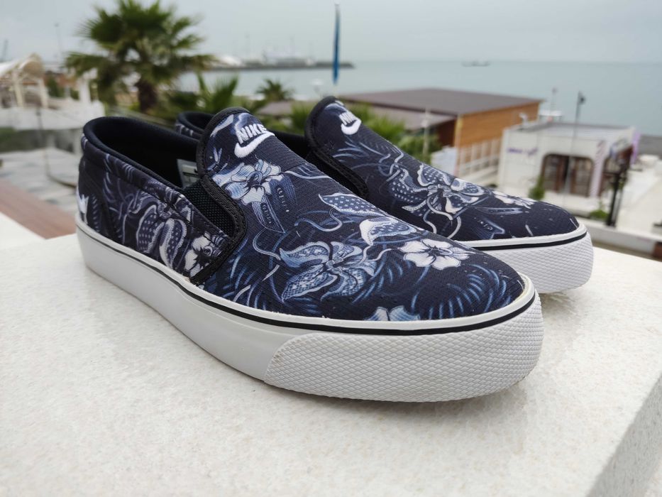 Одежда, обувь, аксессуары Nike. Разные размеры и цены.