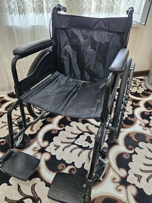 Продам инвалидную коляску