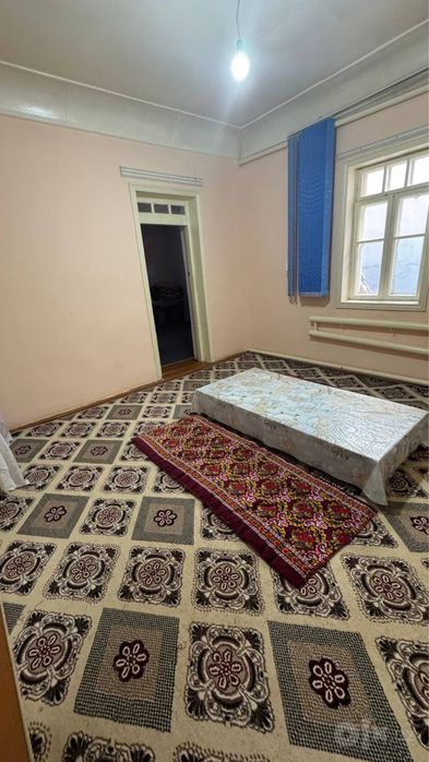 Уй сатылады! 6 соток, 5 комната + магазини бар. Адрес: Гоне кала
