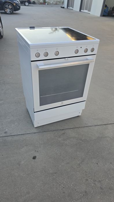 Печка Electrolux 60см