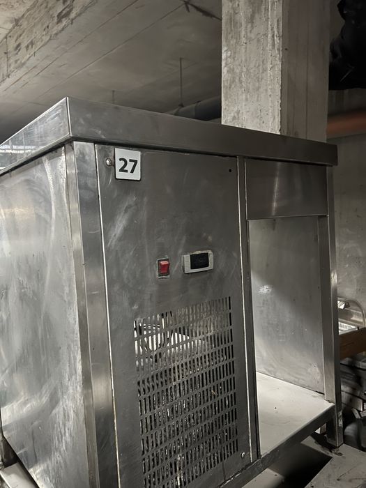 Професионална хладилна салатна маса (саладета)